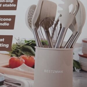 Beige Kitchen Utensil Set